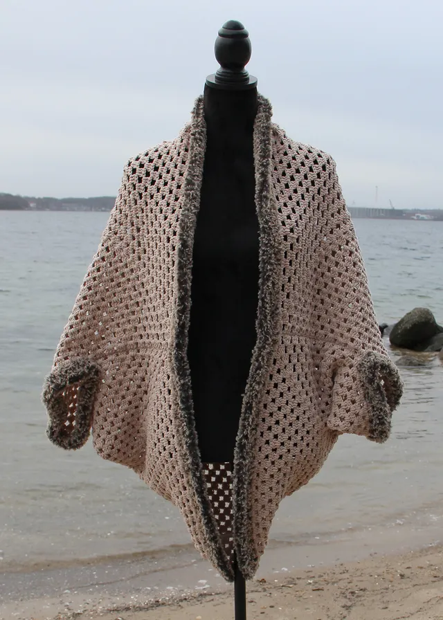 Go Handmade Gilet-Châle Grand-Mère hekleoppskrift 108x108 cm