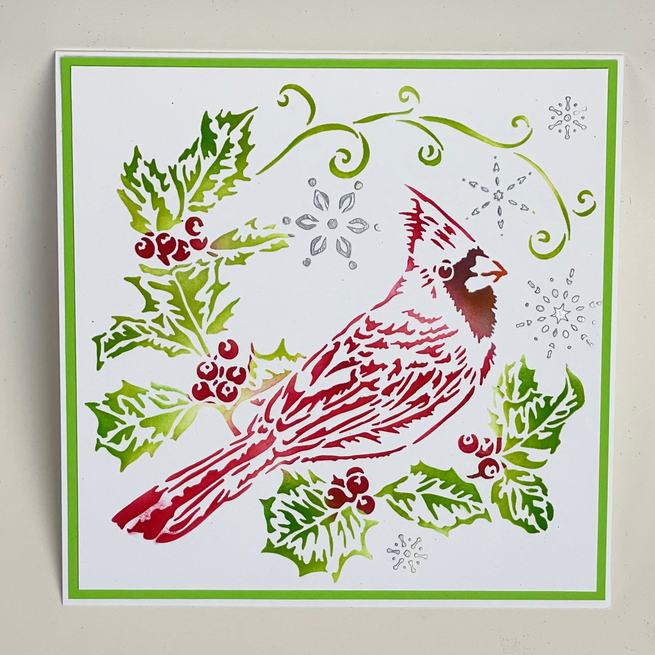 The Crafters Workshop TCW997 Holly Cardinal sjablong jul fugl