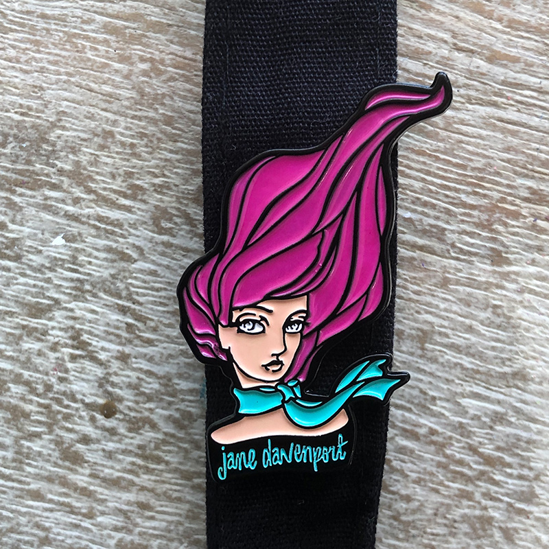 Jane Davenport Marcia Pin emaljebrosje limited edition