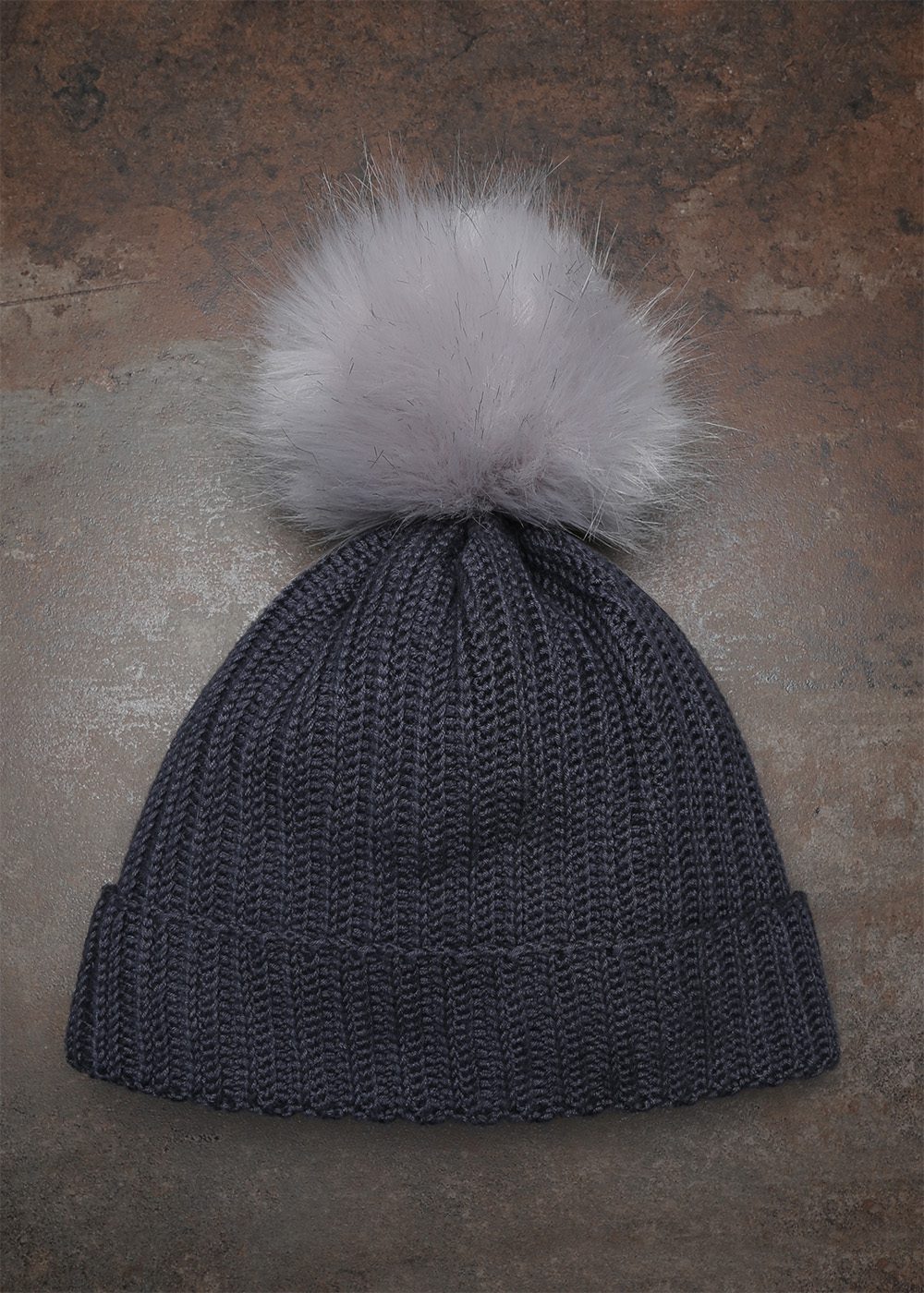 Go Handmade Pompon dusk 11 cm grå medium med knapp