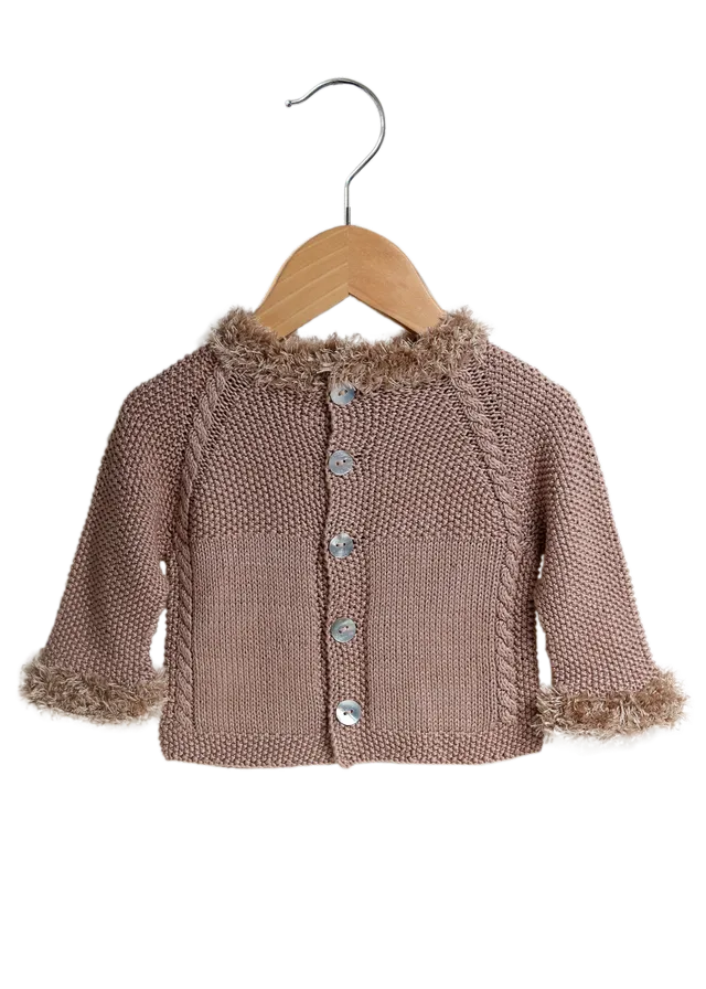 Go Handmade Cardigan Fur Moss Stitch strikkeoppskrift 3-6 mnd
