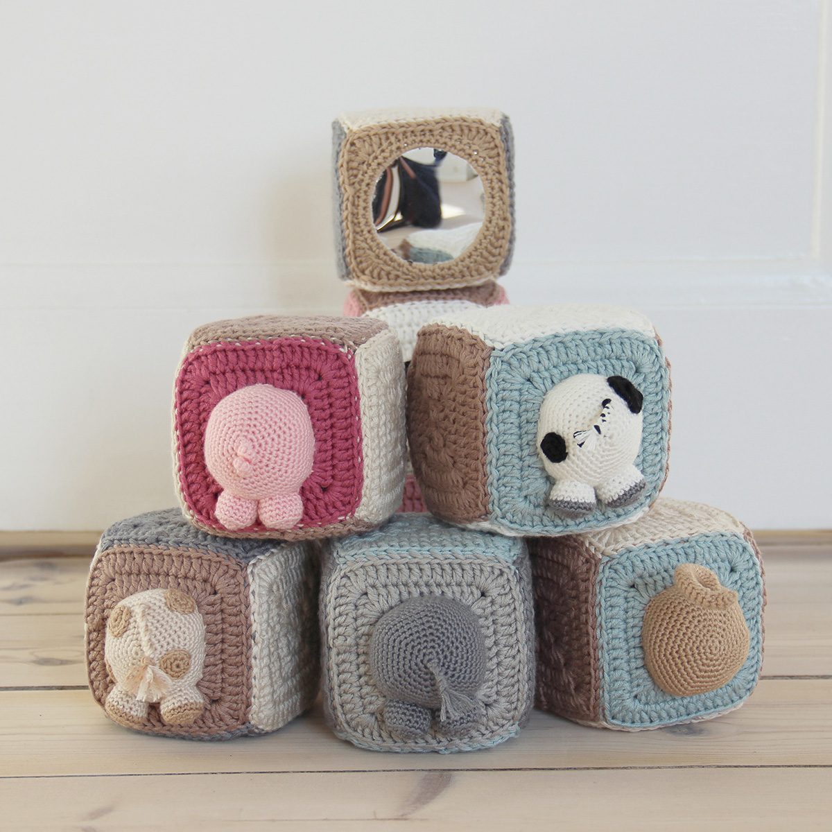 Go Handmade Stabelterninger med dyr hekleoppskrift 8 cm
